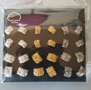 Multi toned earring set.